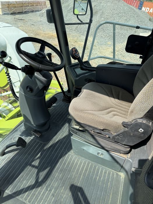 Кормоуборочный комбайн CLAAS Jaguar 830