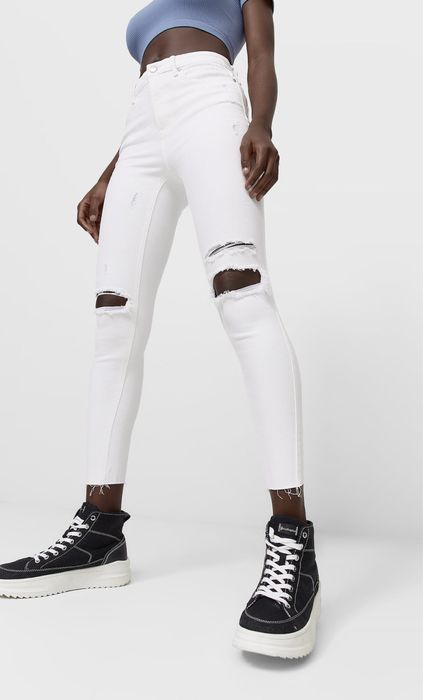 Stradivarius нови дънки в бял цвят Mid waist