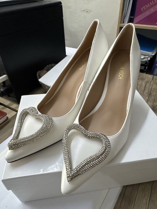 Продам туфли новые