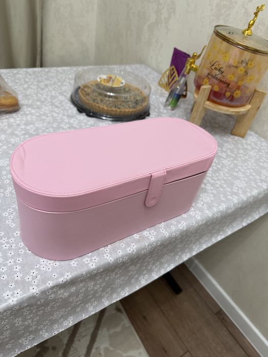 Продаю фен новый 1800BT