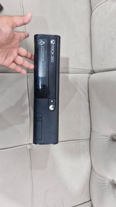 Продам игровую приставку