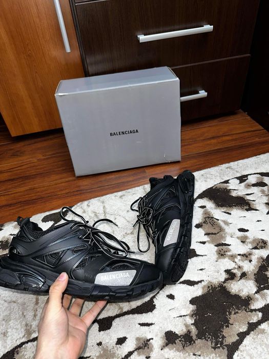 Balenciaga trainers track