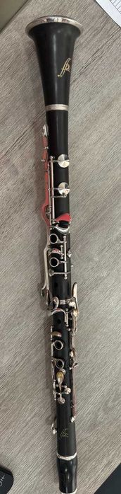 Продава се кларинет Zeff – отлично състояние
