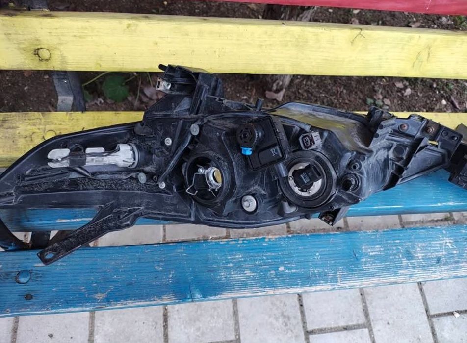 Faruri cu lupă Mazda 5 2009