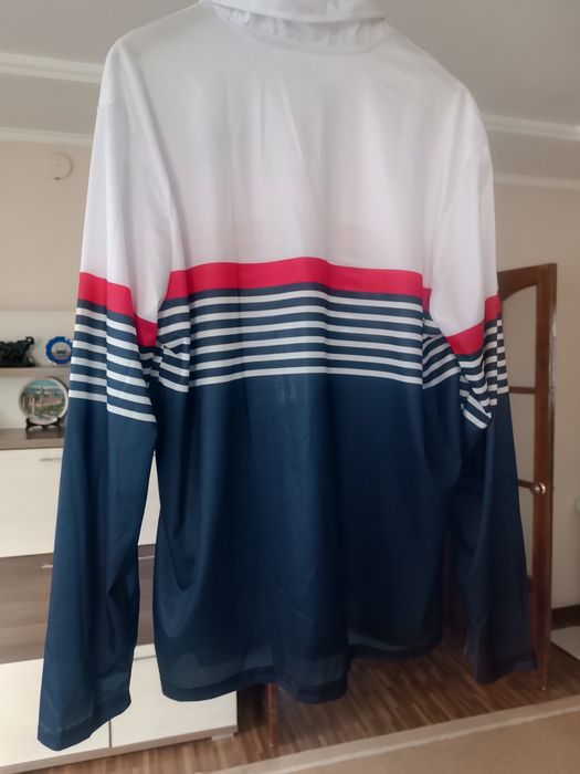 Продам футболку поло