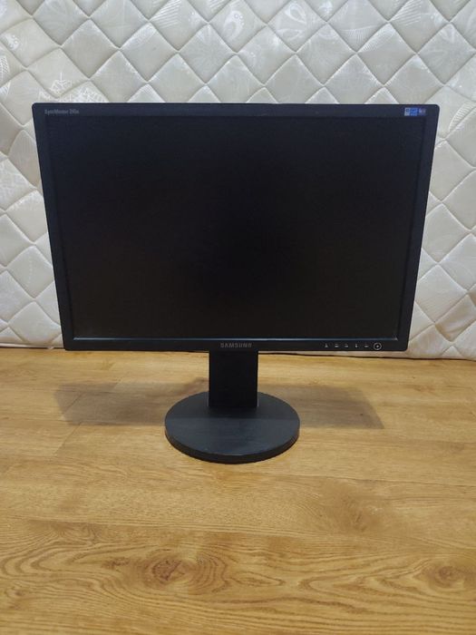 Монитор 24" Samsung SyncMaster 245B (1920x1200)