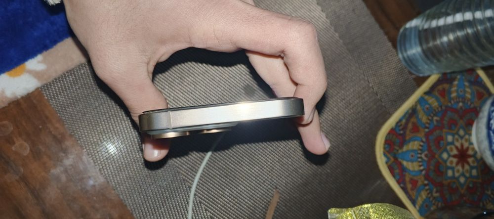 Iphone x 16 pro korpusida holati ideal