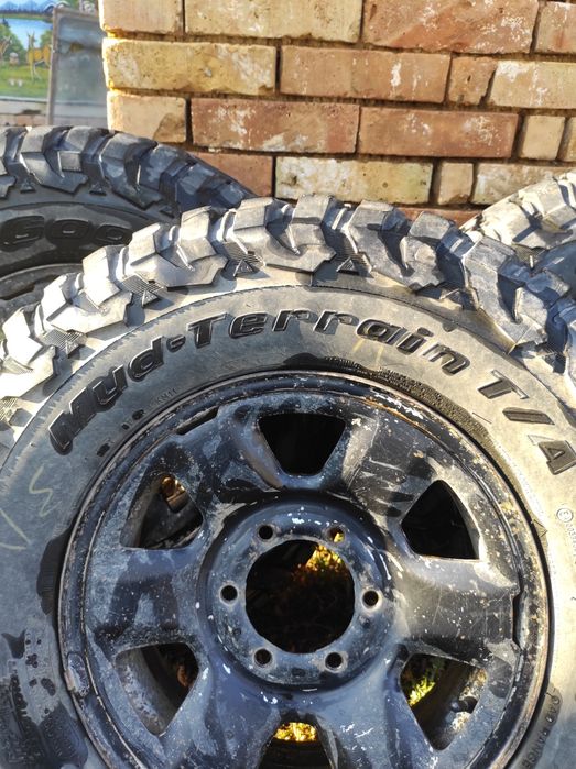 Гуми с джанти за джип