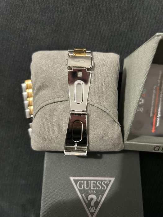 Ceas GUESS w0764L4