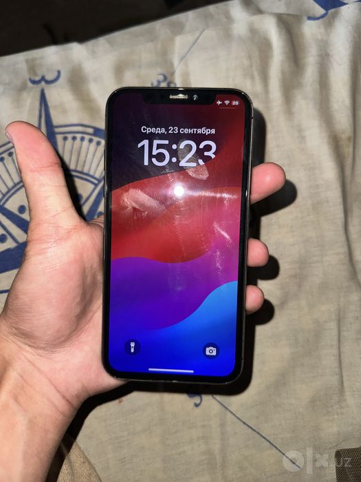 Iphone xs qora rangli
