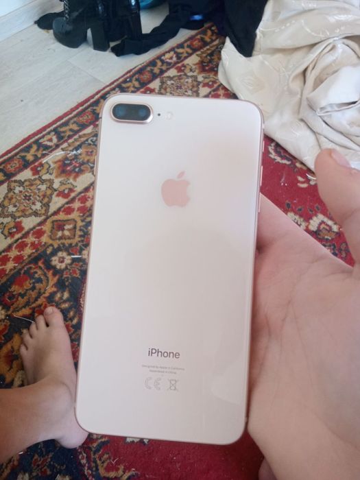 Продам айфон 8 почти идеал
