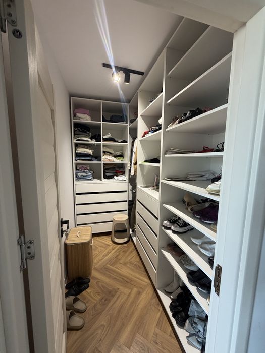 Inchiriez apartament