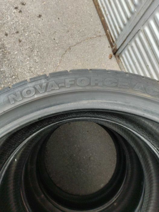 Автомобилни Гуми 235/35/19