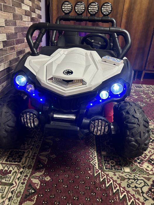 Детский электромобиль