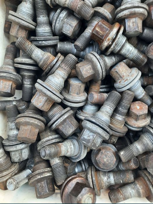 Гайки и болтове за джанти за Тойота,Мерцедес,Ситроен,Пежо