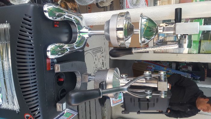 Ръчна цитрус преса, машина за фреш, сокоизтисвачка НОВИ с 2 год. гаран