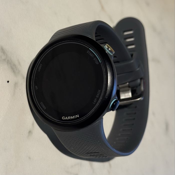 Смартчасовник Garmin Swim 2