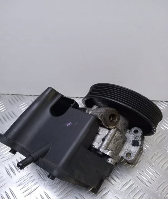 Pompa servodirectie A0034664101 Mercedes-Benz C-Class W203/S203/CL203