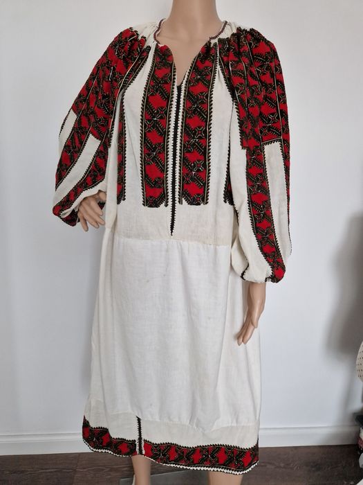 Camasa populara cusuta manual