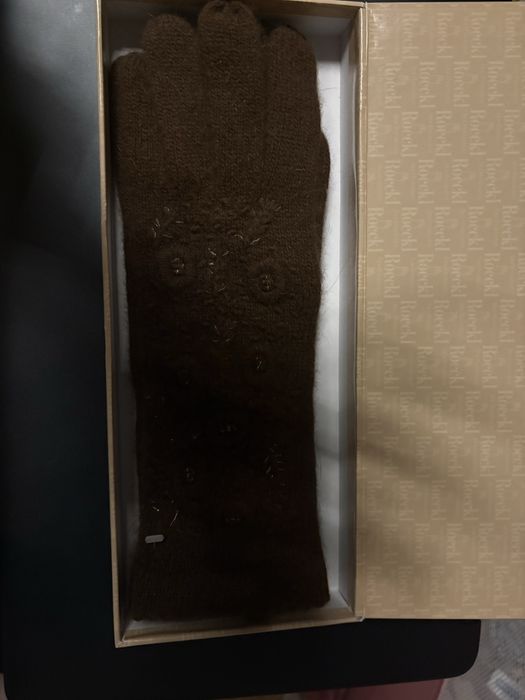 Дамски италиански ръкавици  в луксозна кутия подходящи за подарък