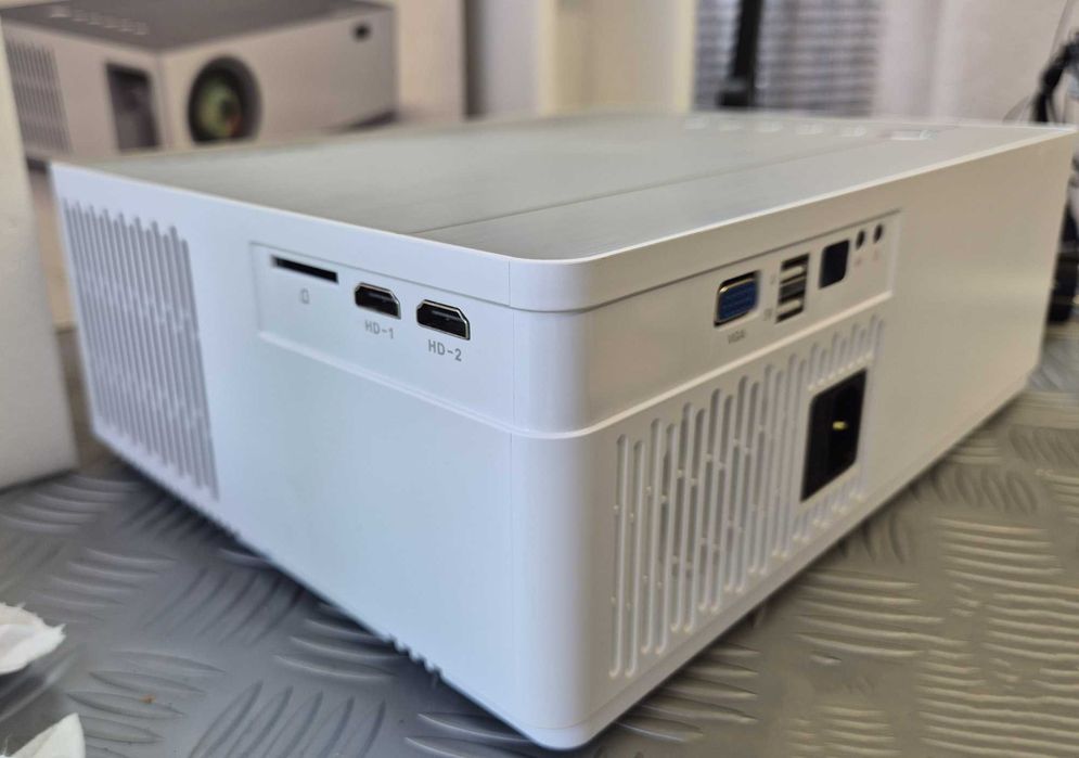 Bomaker Parrot 1 1080P LED проектор  300 ANSI Lumens 9000:1