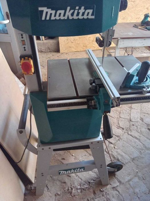 MAKITA LB1200F  Пила ленточная -220 В