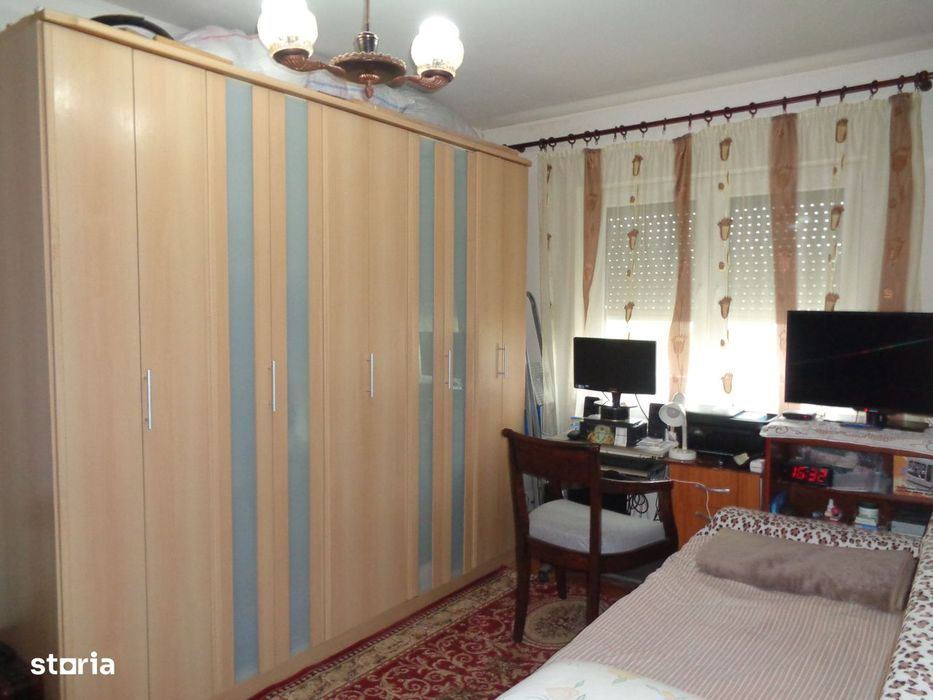 Apartament 2 camere, termoteca, baie cu geam, mobilat, utilat