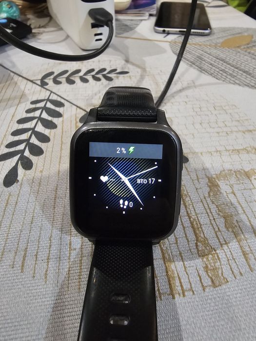 Часовник Garmin Venu Sq