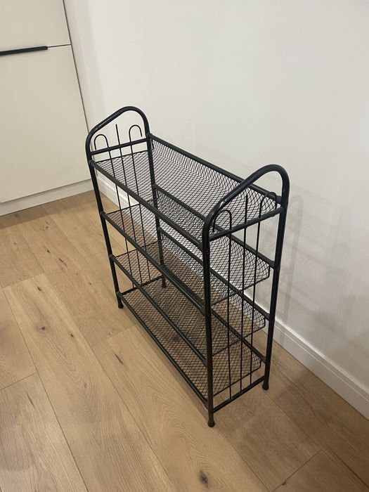 Полка под обувь. Обувница.