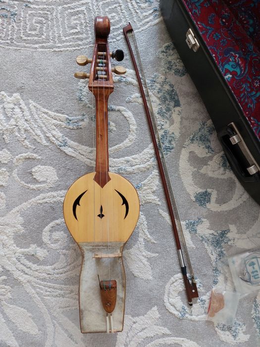 Кобыз музыкальный инструмент