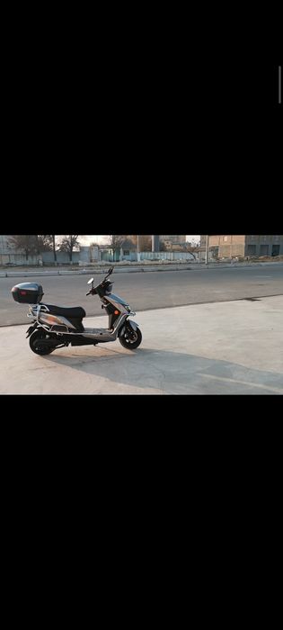 Skuter sotiladi 600$