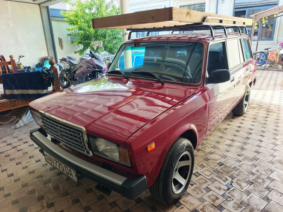 Vaz 2104 sotiladi