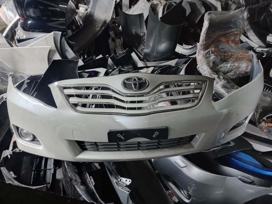 Передний бампер Toyota Camry 45