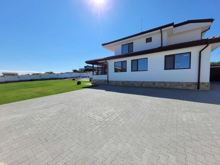 Луксозна къща в село Марково