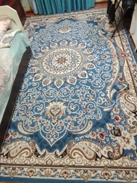 Көк кілем сатылады