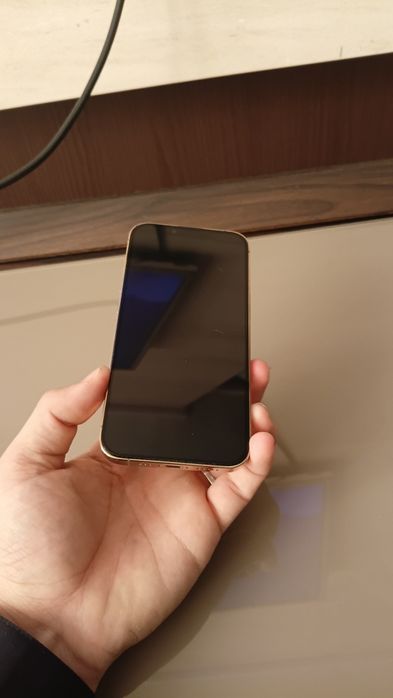 Apple 13 pro продаю