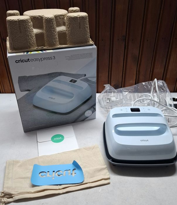 Cricut EasyPress 3.Термопреса за тениски и други, до 205градуса,1300W