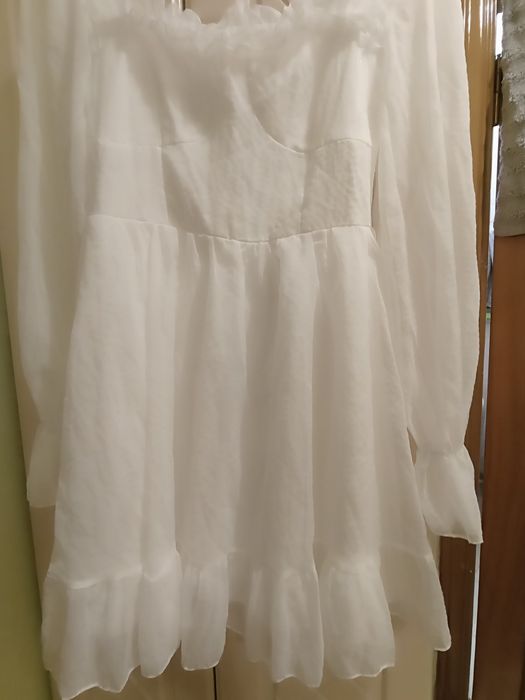 Продаётся платье с бантом