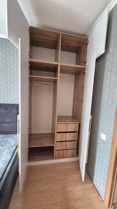 Продам пинетки,шифонер,шкаф