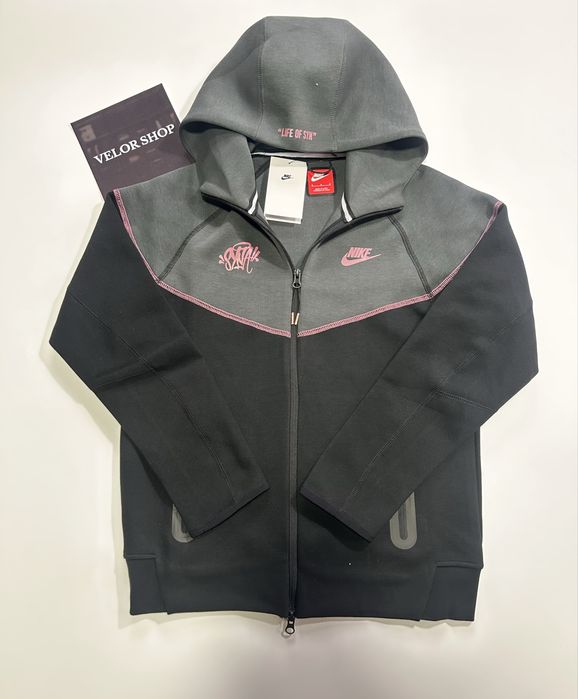 Tech Fleece x Syna World