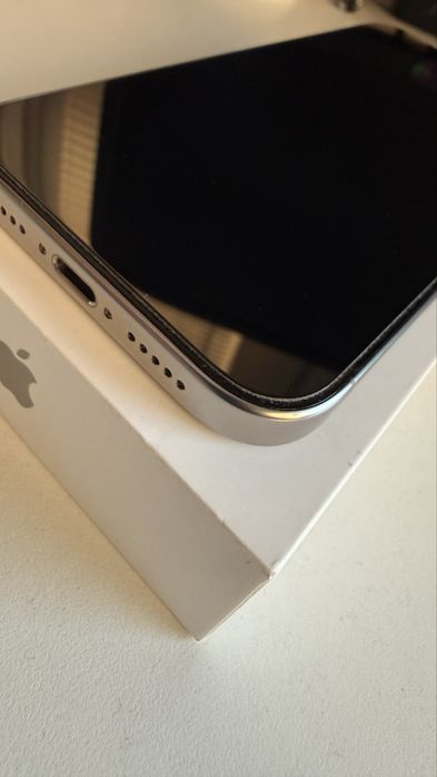 Iphone 16 Pro 256 GB Батерия 96% (2 год. гаранция)