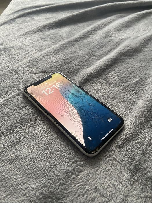 Vând Iphone 11 128gb