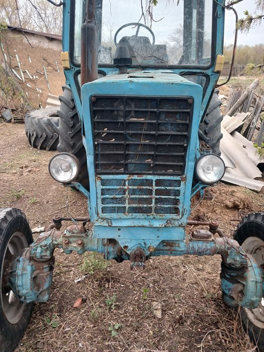 Трактор МТЗ-82 на ходу