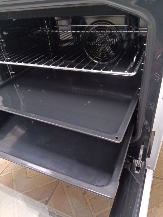 Свободно стояща печка скерамичен плот Gorenje с 2 години гаранция!