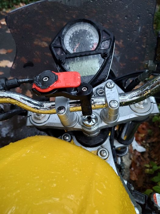 Suport telefon pentru motocicleta tip quad lock