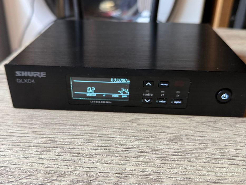 Vând microfon QLXD4