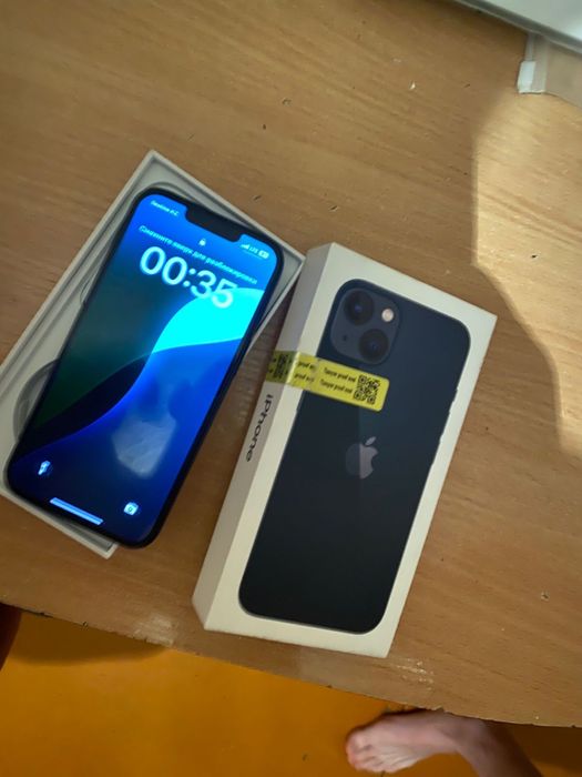 Продам Айфон 13