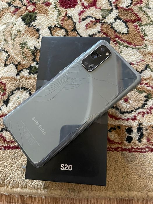 Продам телефон Galaxy s20