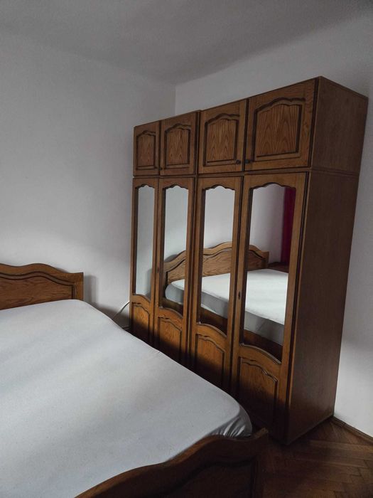 Închiriez apartament 4 camere – Alba Iulia, str. Mircea cel Bătrân (Exclus agenții)