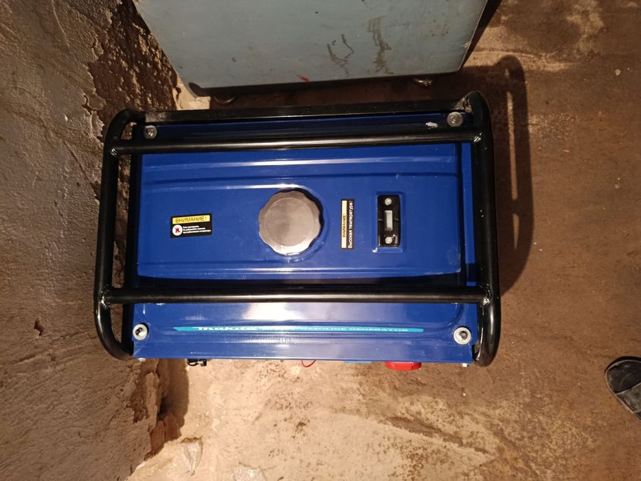 Бензогенератор макита